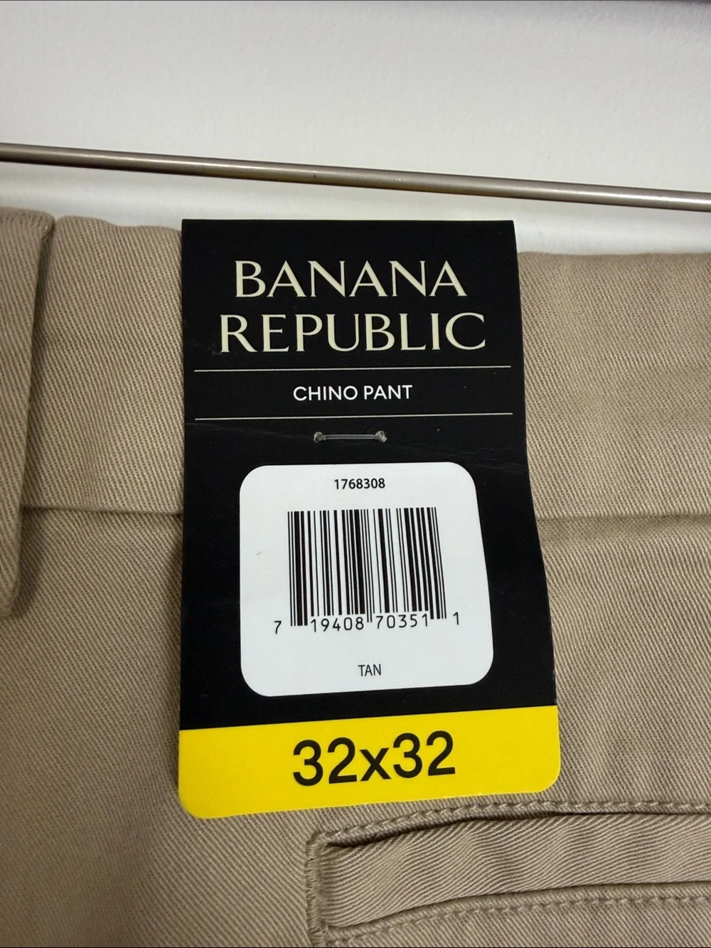 Banana Republic Men's Khaki Chinos - Light Tan size 32 x 32